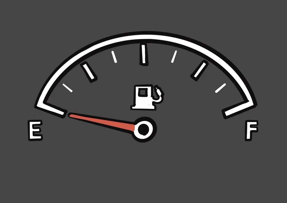 ガソリンのメーターがEになっているイラスト